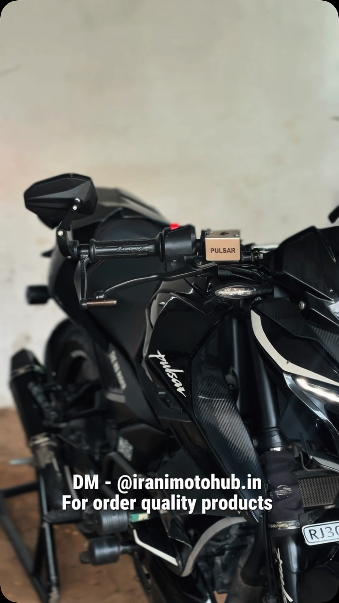 Bajaj Pulsar N160 with premium quality Irani MotoHub CNC Bar End Mirrors. Clean aesthetic & vibration-free vision. #pulsarn160 #iranimotohub